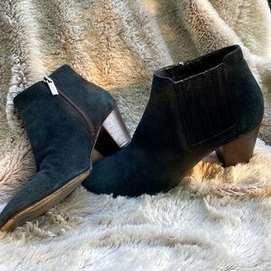 Aquatalia black suede booties made in Italy size 9.5